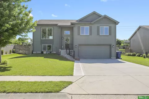 13807 S 42 Ave, Bellevue, NE 68123