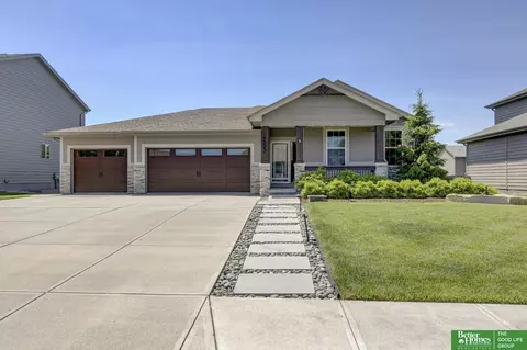 4603 Sheridan Rd, Papillion, NE 68133
