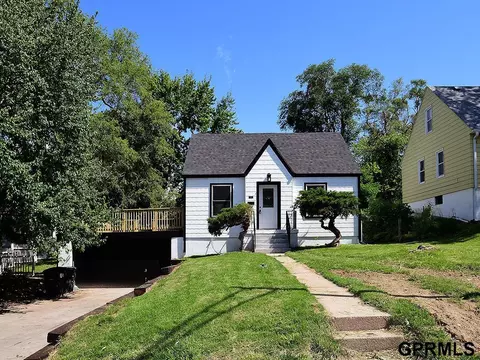 6620 Evans St, Omaha, NE 68104