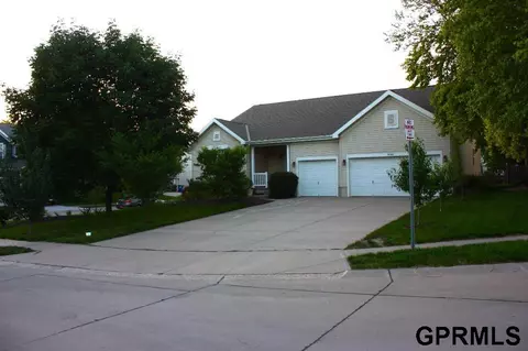 16148 V Cir, Omaha, NE 68135