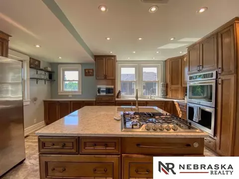 1726 Bellevue Blvd N, Bellevue, NE 68005