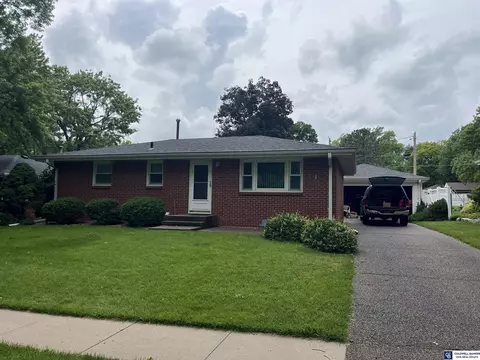 2145 S 59 St, Lincoln, NE 68506