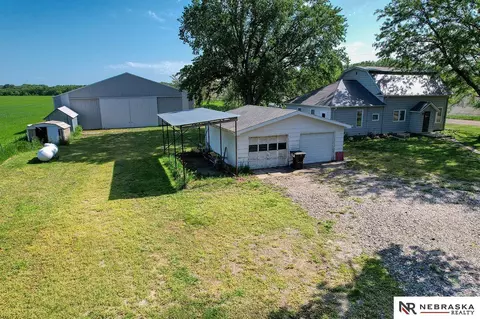 292 S 96th Rd, Firth, NE 68358