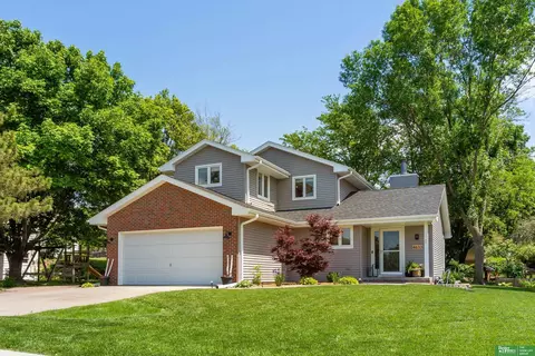 4633 Fir Hollow Ln, Lincoln, NE 68516