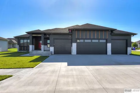 5522 N 208th Ave, Elkhorn, NE 68022