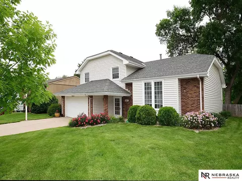 14622 Walnut Grove Dr, Omaha, NE 68137