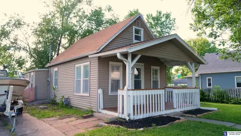 3021 S 11th St, Lincoln, NE 68502