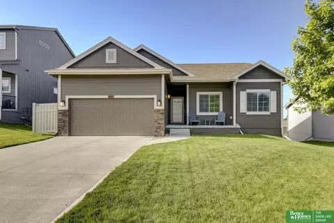 18827 Rosewood St, Gretna, NE 68028