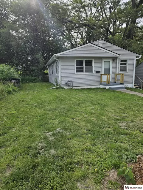 5325 N 33rd Ave, Omaha, NE 68111