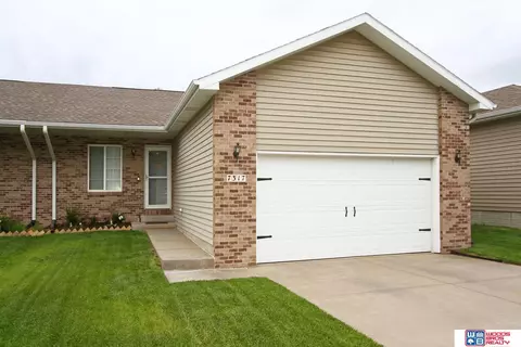 7317 S 16th St, Lincoln, NE 68512