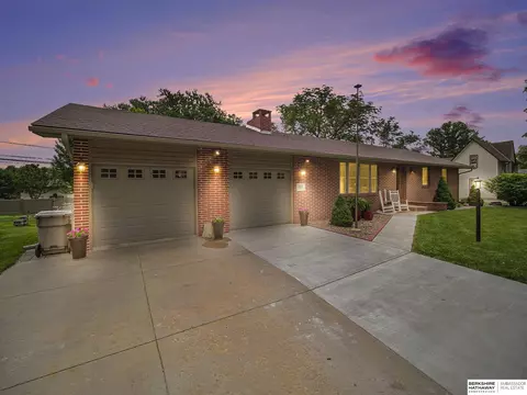 1442 N Columbia Ave, Seward, NE 68434