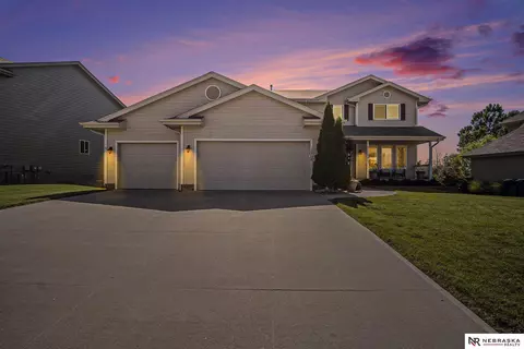 13708 S 43 St, Bellevue, NE 68123