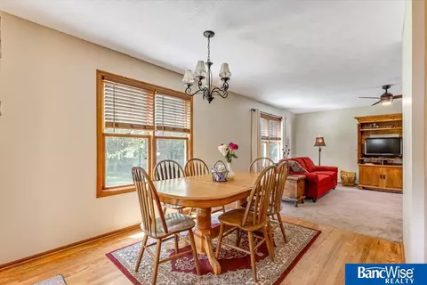 141 Struthers Pl, Seward, NE 68434 photo 9
