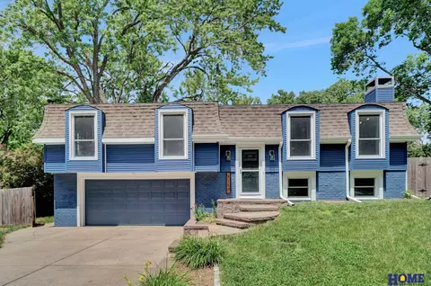 8110 Imperial Cir, Lincoln, NE 68506