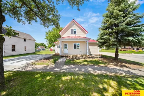 441 N Spruce St, Dodge, NE 68633