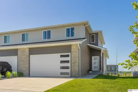 5007 W Amarillo Dr, Lincoln, NE 68528