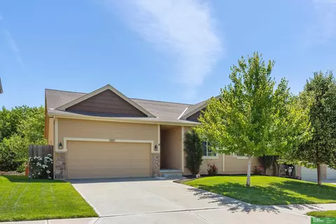 7855 S 190th Ave, Omaha, NE 68136