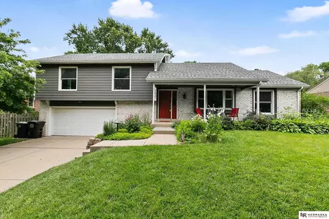 7821 Lake St, Lincoln, NE 68506