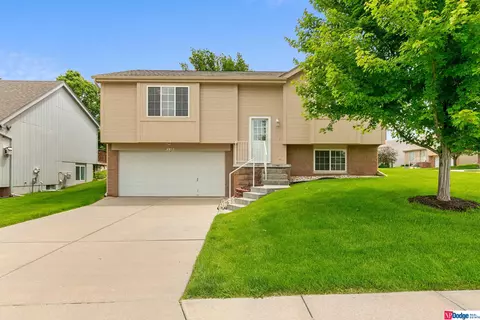 2905 N 144th Ter, Omaha, NE 68116