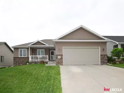 3045 Rawhide Dr, Lincoln, NE 68507