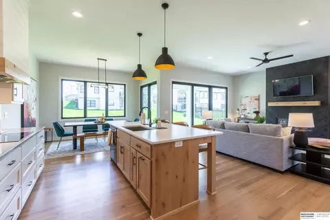 12127 S 207th St, Gretna, NE 68028