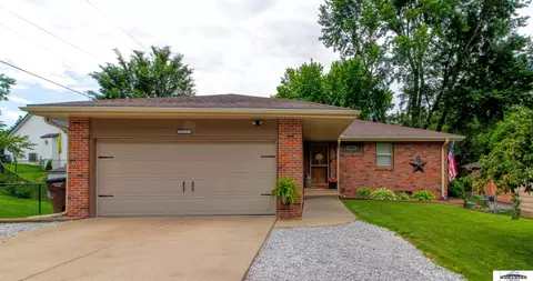 8111 Vine St, Lincoln, NE 68505