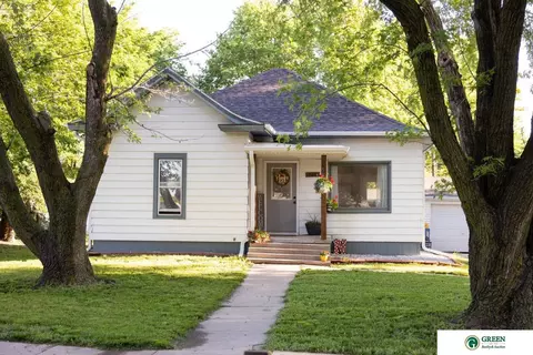 626 W 8th St, York, NE 68467