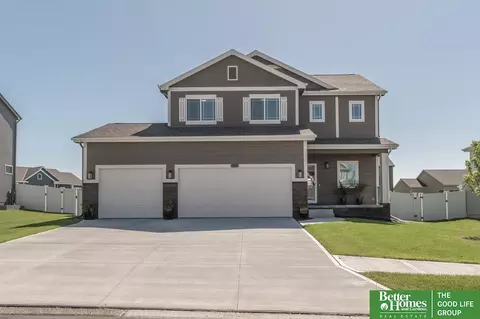8055 S 199th St, Gretna, NE 68028
