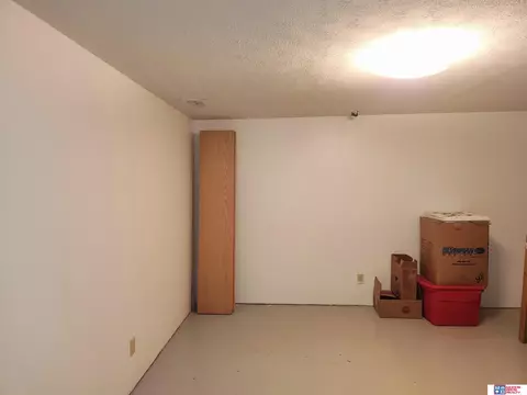 210 Granville Ave, Beatrice, NE 68310 photo 17