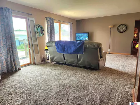 210 Granville Ave, Beatrice, NE 68310 photo 3