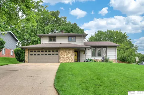 6606 Brookridge Dr, Omaha, NE 68137