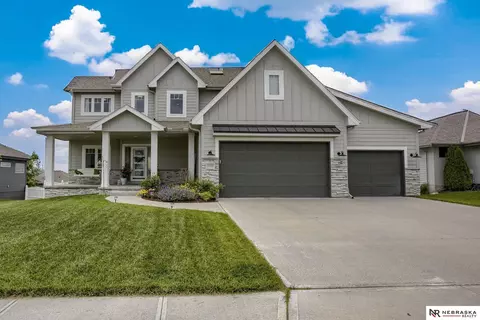 10208 S 123rd Ave, Papillion, NE 68046