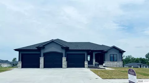 5719 N 209th St, Elkhorn, NE 68022