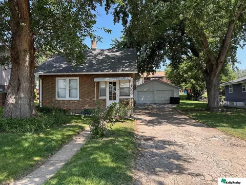 4666 O St, Omaha, NE 68117