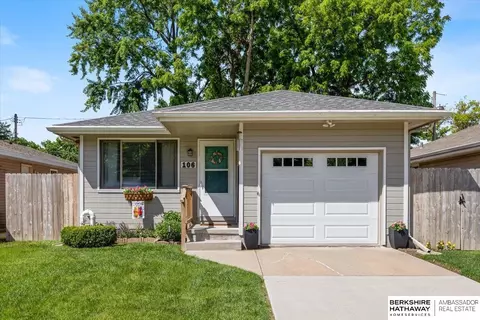 106 Black Hawk St, Council Bluffs, IA 51501