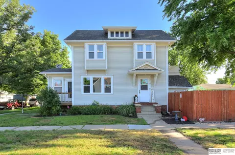 314 W 3rd St, Oakland, NE 68045