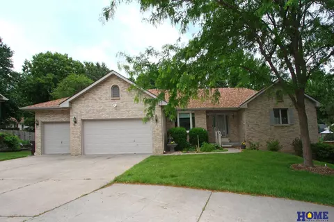 6731 A St, Lincoln, NE 68510