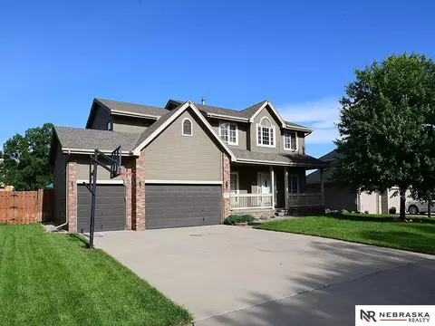 5122 N 137th St, Omaha, NE 68164