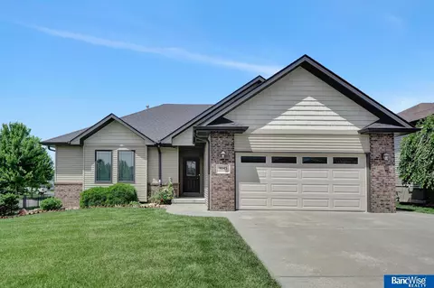 9043 S 72nd St, Lincoln, NE 68516