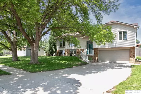 209 S 155th Ave, Omaha, NE 68154