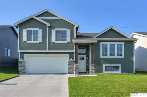 16919 Nebraska Ave, Omaha, NE 68116