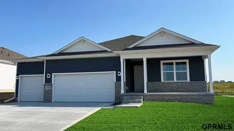 18409 Rose Lane Rd, Omaha, NE 68136