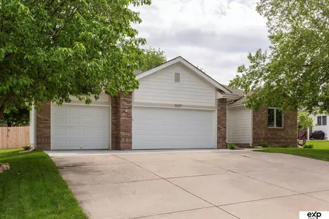 16129 Timberlane Dr, Omaha, NE 68136