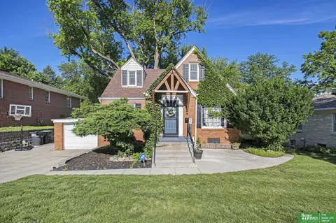 3322 N 48th St, Omaha, NE 68104