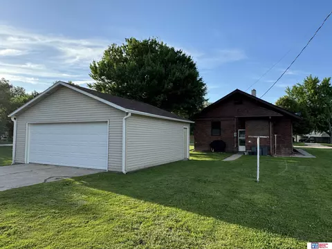 Exterior - 206 E 9th St, Stromsburg, NE 68666 photo 9 of 9