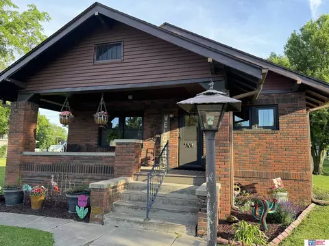 Exterior - 206 E 9th St, Stromsburg, NE 68666 photo 3 of 9