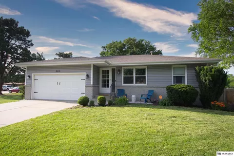 4910 S 37th St, Lincoln, NE 68516