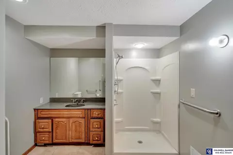 Bath - 2250 Bennet Rd, Roca, NE 68430 photo 7 of 7