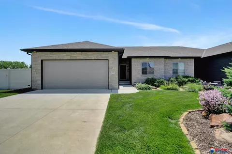 3755 Broadbear Rd, Lincoln, NE 68516