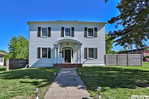 584 Lincoln St, Tecumseh, NE 68450